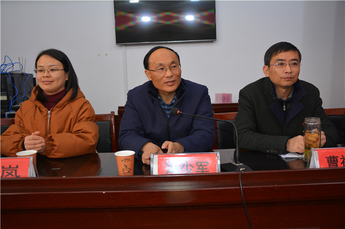 县直工委书记冯少军讲话